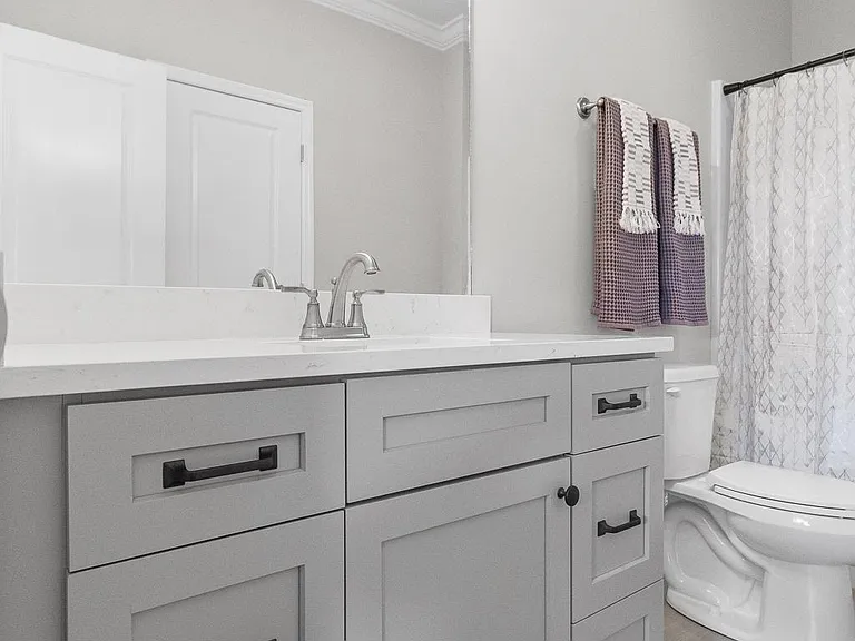 658 Bellingham Dr NE — Photo 19