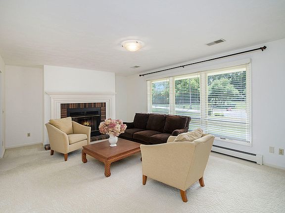 5th image of 3522 Laurel Hill St