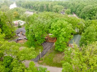 6211 S Shore Dr, Leo, IN 46765