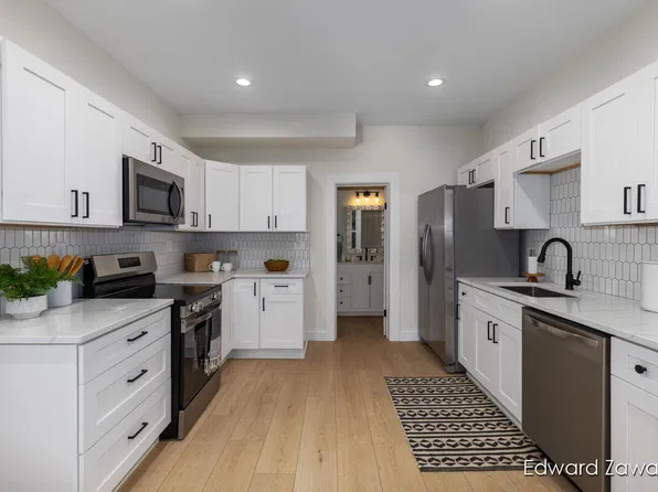 1043 Sigsbee St SE, Grand Rapids, MI 49506