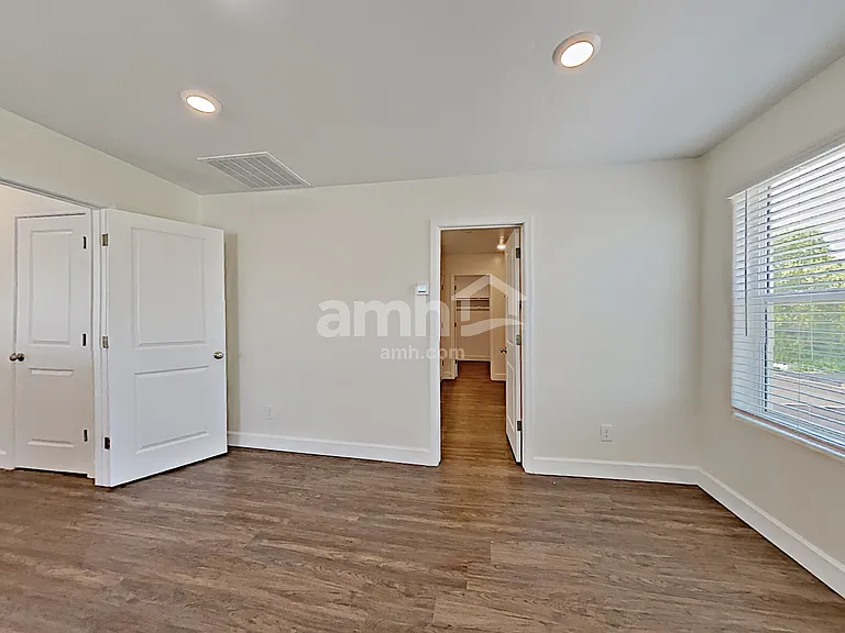 12502 N 60th Ave — Photo 10
