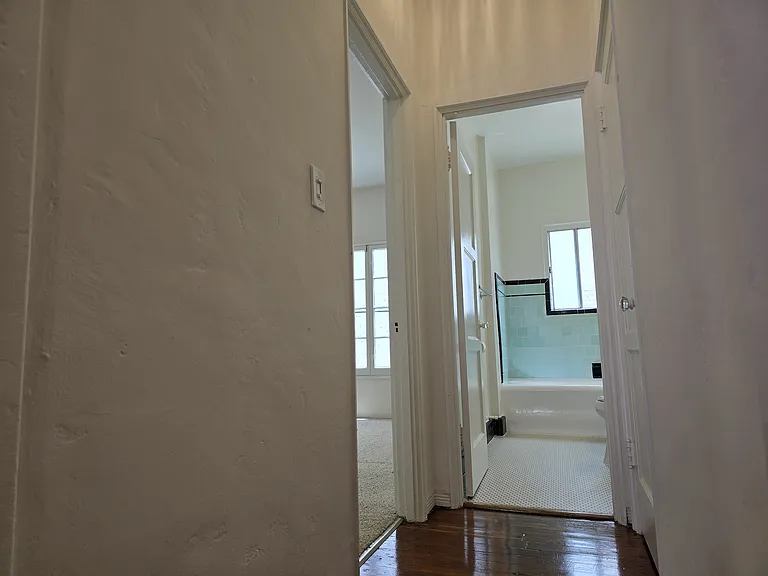 650 S Cloverdale Ave #4 — Photo 8