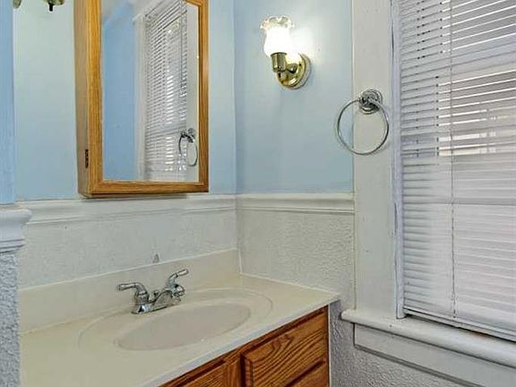4th image of 768 Myrtle Ave Floor 1