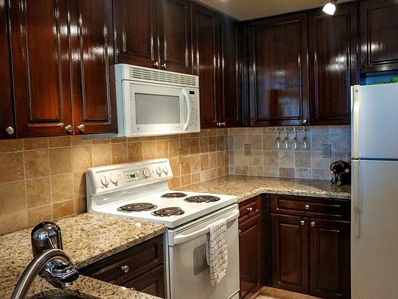 5th image of 255 Evernia St APT 1023