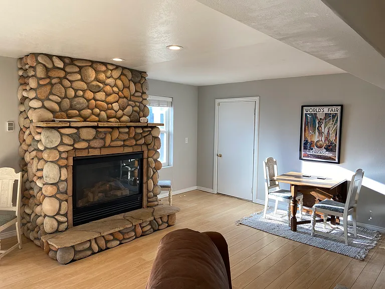 Gas fireplace
