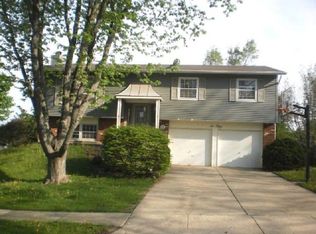 650 Chestnut Ct, Algonquin, IL 60102