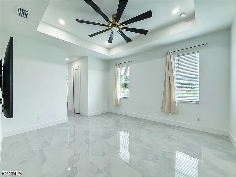 4704 Karen Ave S — Photo 19