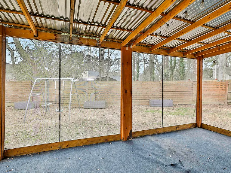 105 Hamilton Rd — Photo 11
