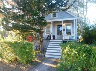 37 Hart Ave, Warwick, RI 02889