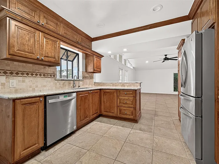 5422 Hummingbird St — Photo 7