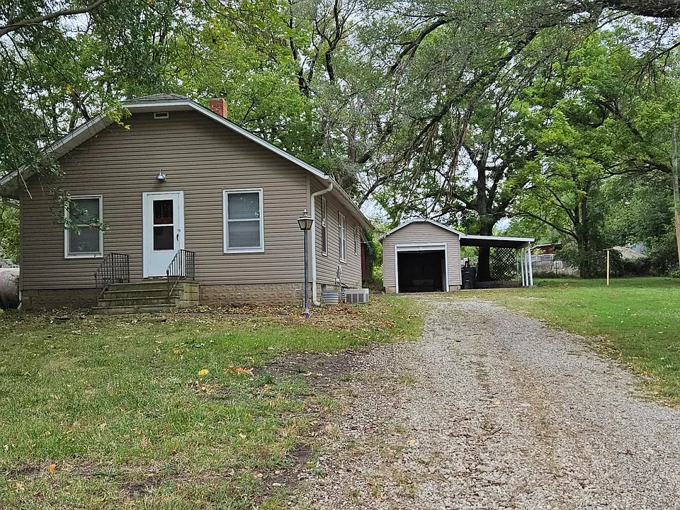 3923 NW Topeka Blvd