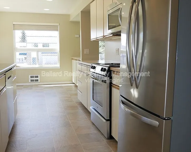 1737 NW 64th St — Photo 12