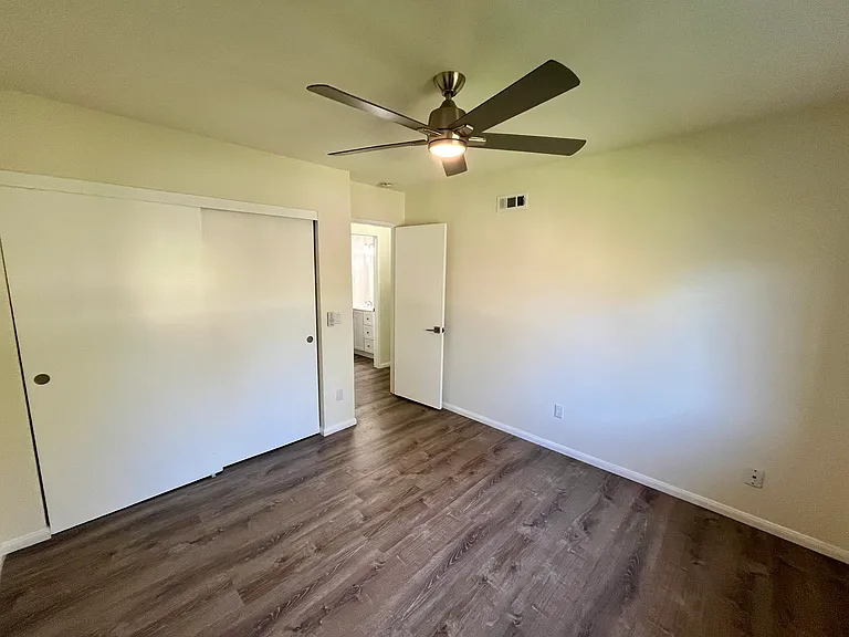 2112 E Vista Way #27 — Photo 24