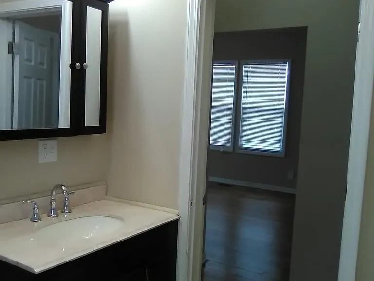 1025 May St — Photo 6
