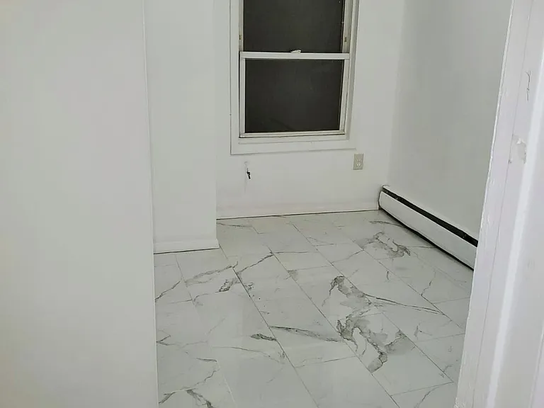 85 Logan Ave #2 — Photo 4