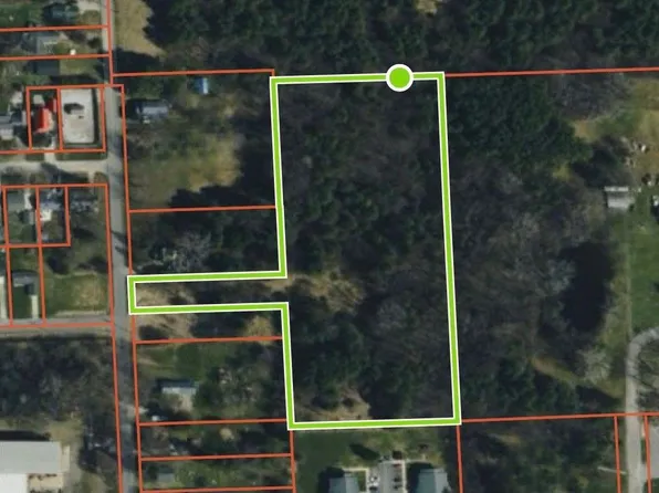 102 Clarence St, Yale, MI 48097
