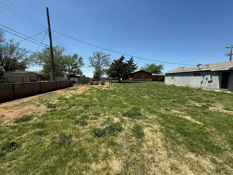 107 Avenue G — Photo 17