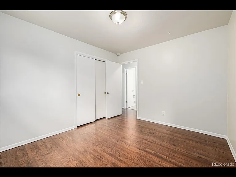 2732 S Grove St — Photo 15