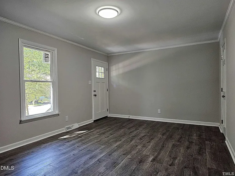 5906 Applewood Ln — Photo 5