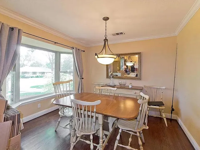 6215 Saratoga Cir — Photo 14