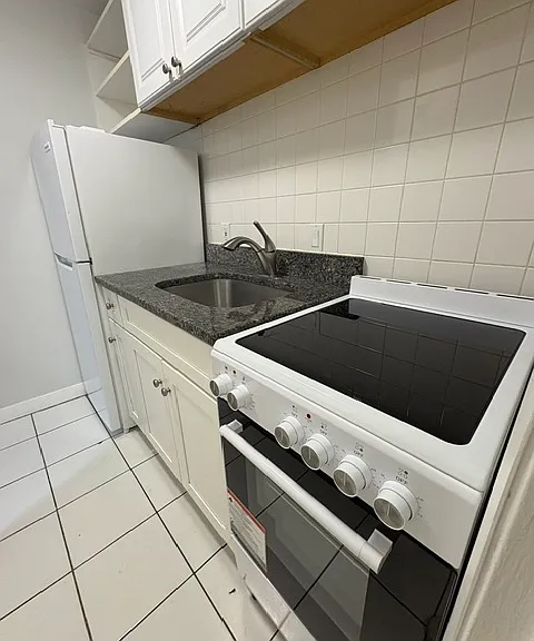 49 Gloucester St #3 — Photo 5