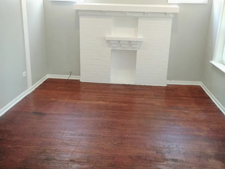 8547 S Maryland Ave — Photo 2