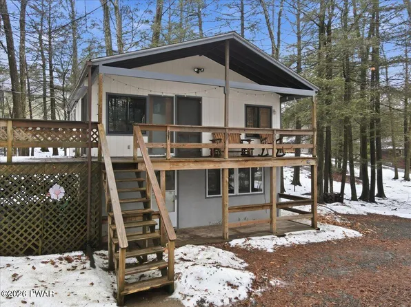 1025 Wallenpaupack Dr, Lake Ariel, PA 18436