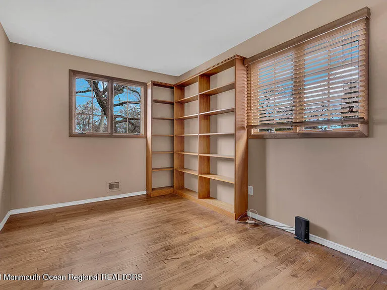 13 Judith Rd — Photo 1