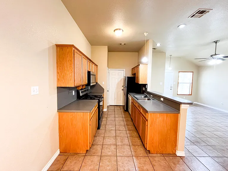 418 W Green Ave #A — Photo 8