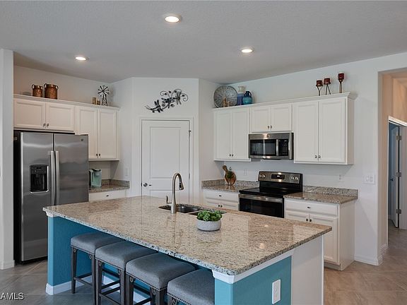 4th image of 16069 Rosemallow Ln
