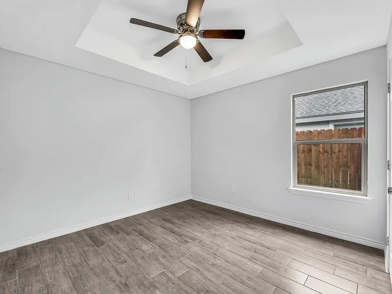 1001 W Sunset Valley St — Photo 2