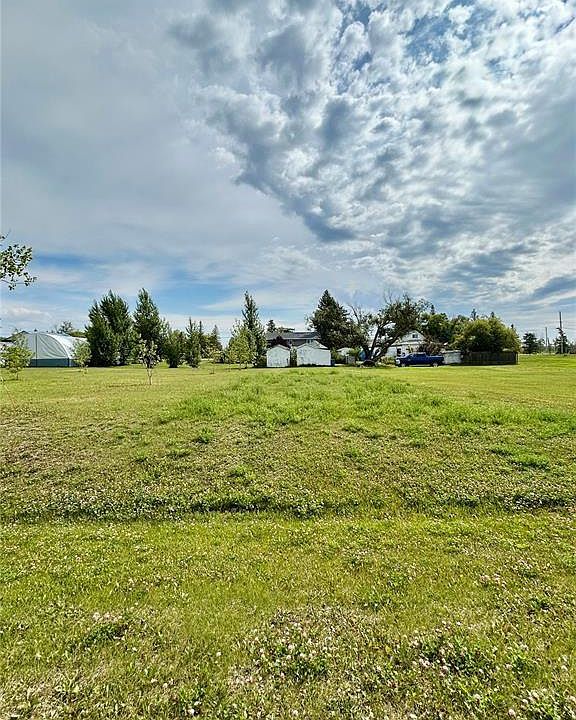 2nd image of 640 1st AVENUE W