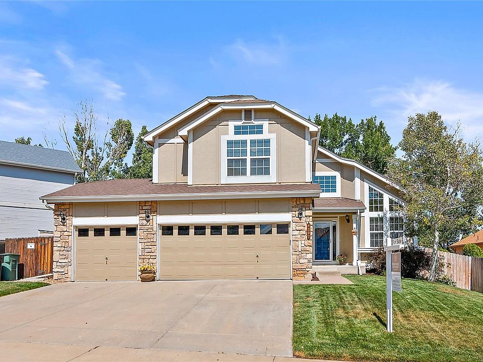Rare 3 car garage home located in the Desirable Wyndemere subdivision. Located just 1 block from the Riverdale Nature Preserve.