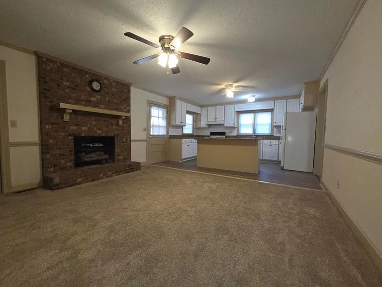 311 Moyton Ave — Photo 7
