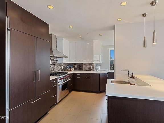 3rd image of 340 E 64th St Penthouse Bc