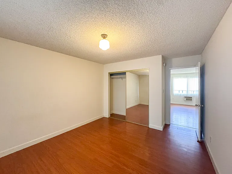 4623 Prospect Ave #3 — Photo 10