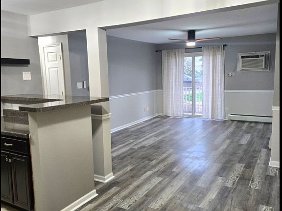 4th image of 213 E Liberty St APT 8