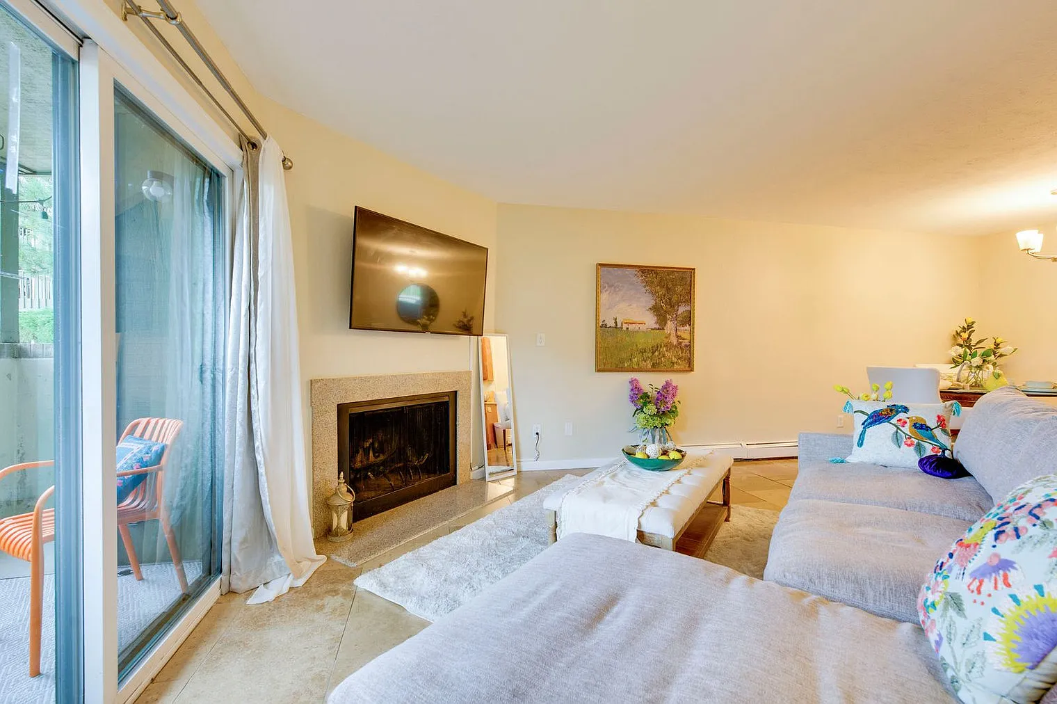 2 bed, 2.0 bath, 893 sqft, $3,225 — Photo 2