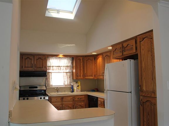 5th image of 16333 95th St