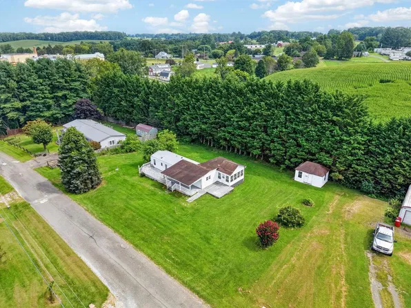 115 Cross Ridge Ln, Galax, VA 24333