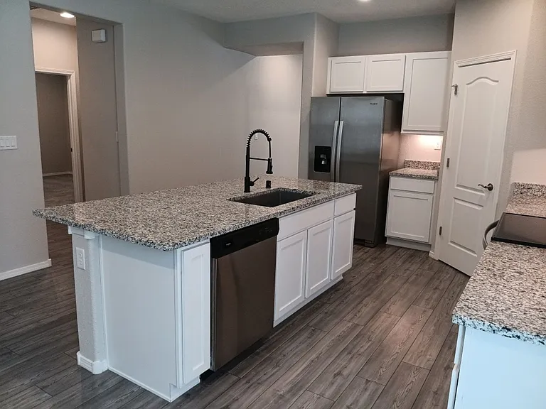 1160 Vallecito Loop NW — Photo 4