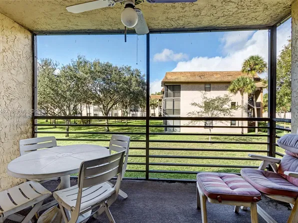 6085 N Sabal Palm Blvd APT 208, Tamarac, FL 33319