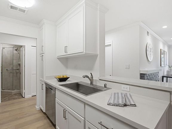 3rd image of 226 W Edith Ave APT 33