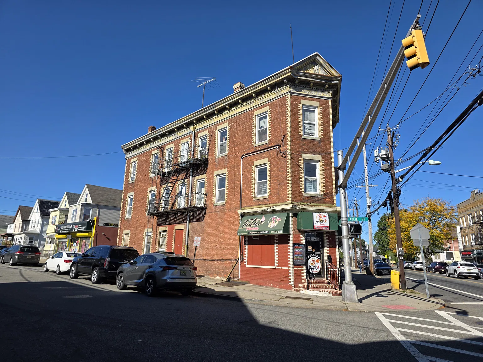 2 bed, $1,600 — Photo 1