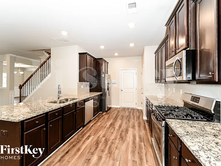 145 Janney Cir — Photo 5