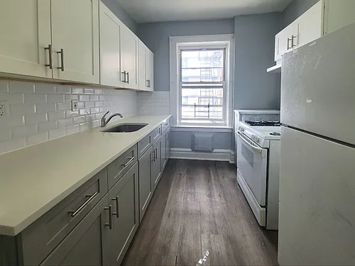 62 S Munn Ave #208 Photo 1