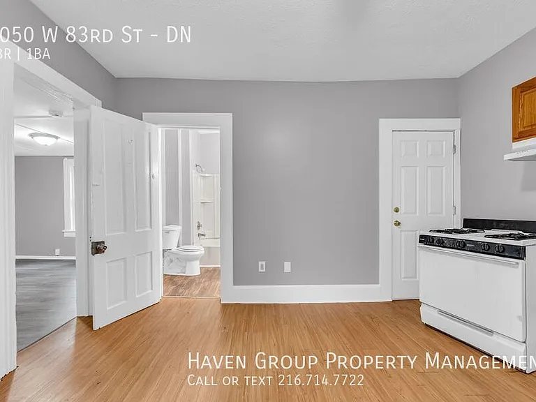 2050 W 83rd St #DN — Photo 9