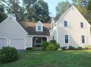 11 Crest Dr, Westford, MA 01886