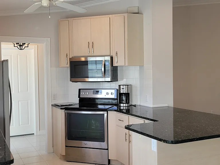 1610 SW Waterfall Blvd — Photo 10