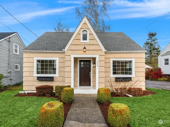 111 S 40th Street, Tacoma, WA 98418